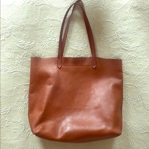 Madewell Transport Tote in English Saddle